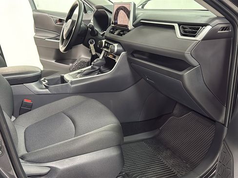 Certified 2025 Toyota RAV4 LE image 18