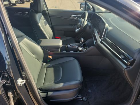 Certified 2024 Kia Sportage EX FWD image 5