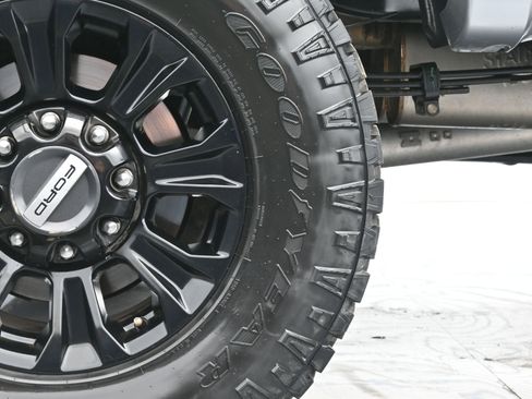 Used 2022 Ford F250 Lariat w/ Tremor Off-Road Package image 43