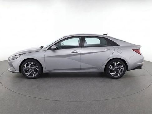 Certified 2025 Hyundai Elantra Sport FWD image 8