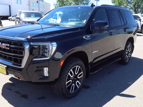 Used 2024 GMC Yukon AT4 AWD/4WD image 3