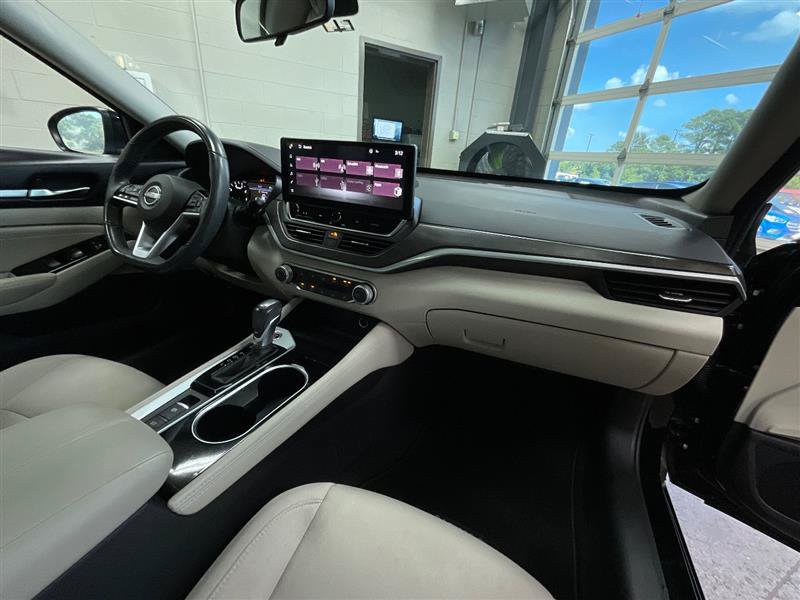 Used 2023 Nissan Altima 2.5 SV w/ SV Premium Package FWD image 34