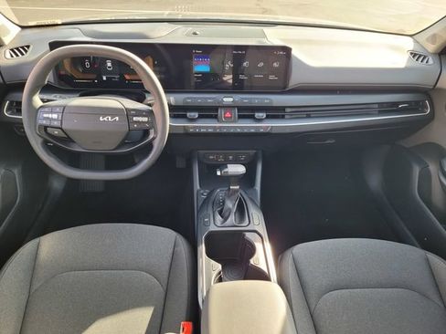 Used 2025 Kia K4 FWD image 9