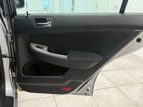 Used 2004 Honda Accord EX image 20