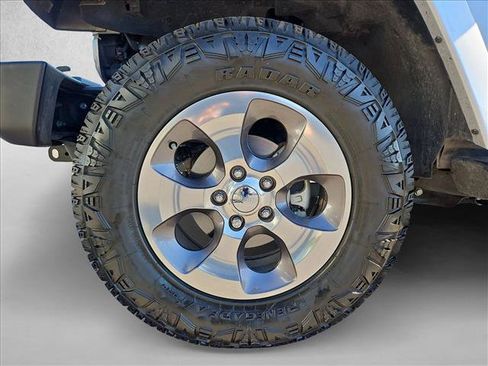 Used 2018 Jeep Wrangler Sahara w/ Connectivity Group AWD/4WD image 20