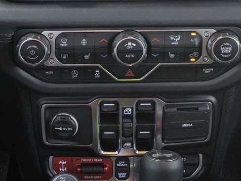 New 2025 Jeep Wrangler Unlimited Rubicon image 15