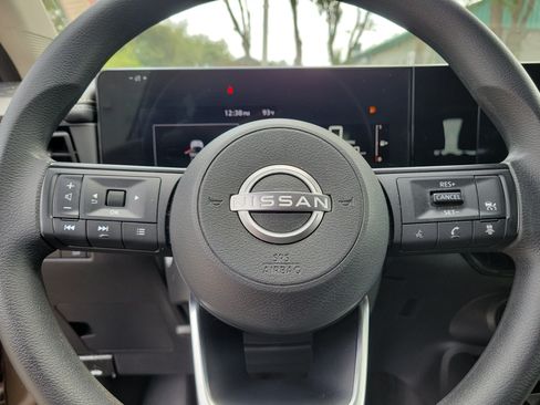 Certified 2025 Nissan Kicks SV FWD image 21