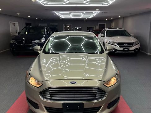 Used 2016 Ford Fusion SE image 4
