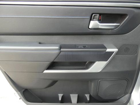 Used 2024 Toyota Tundra Platinum image 32