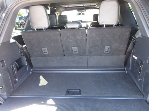 Used 2025 Ford Expedition Platinum w/ Stealth Performance Package AWD/4WD image 27