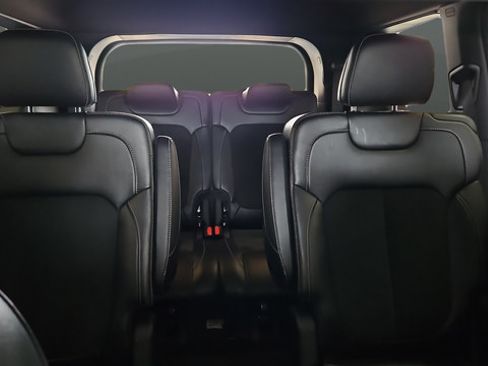 Used 2023 Jeep Grand Cherokee L Laredo AWD/4WD image 24
