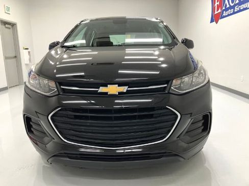 Used 2019 Chevrolet Trax LS w/ LPO, Cargo Package image 4
