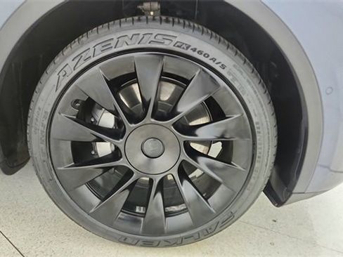 Used 2021 Tesla Model Y Long Range image 59