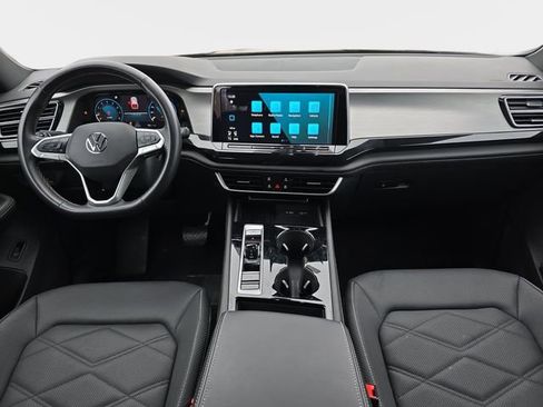 Used 2025 Volkswagen Atlas Cross Sport SE image 10