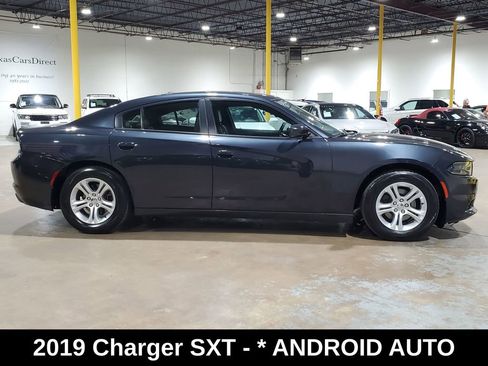 Used 2019 Dodge Charger SXT w/ Leather Interior Group image 5
