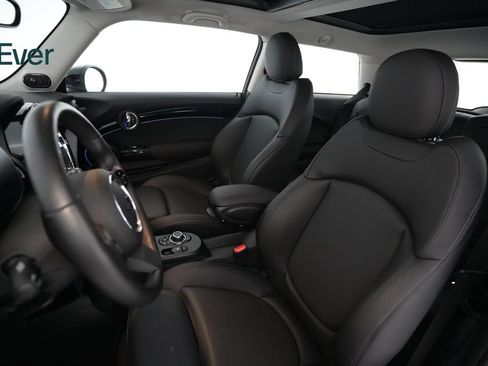 Used 2024 MINI Cooper SE FWD image 4