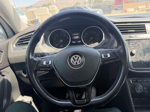 Used 2018 Volkswagen Tiguan SEL FWD image 24
