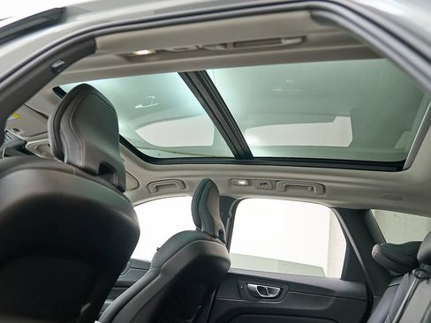 Certified 2024 Volvo XC60 T8 Plus AWD/4WD image 22