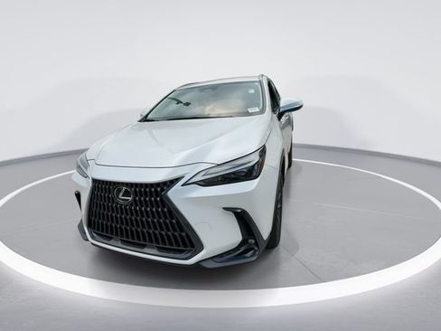 Used 2023 Lexus NX 250 FWD w/ Towing Package (2000 Lbs) image 4
