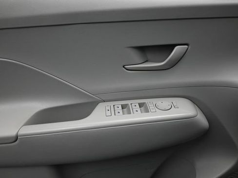 Used 2024 Hyundai Kona SEL AWD/4WD image 8