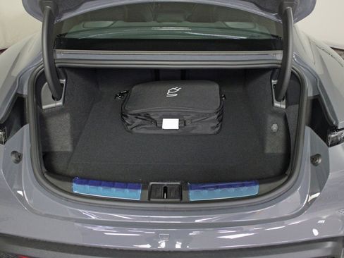 Used 2025 Porsche Taycan image 14