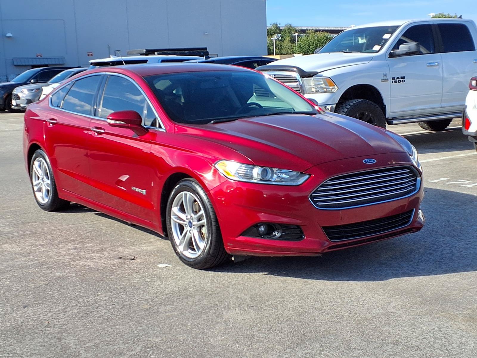 Used 2016 Ford Fusion Titanium FWD image 2