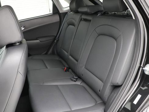 Used 2023 Hyundai Kona Limited AWD/4WD image 12