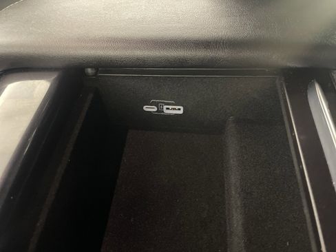 Used 2024 Jeep Wagoneer 4WD w/ HD Trailer Tow Package image 28