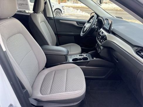 Certified 2022 Ford Escape SE w/ Cold Weather Package image 28