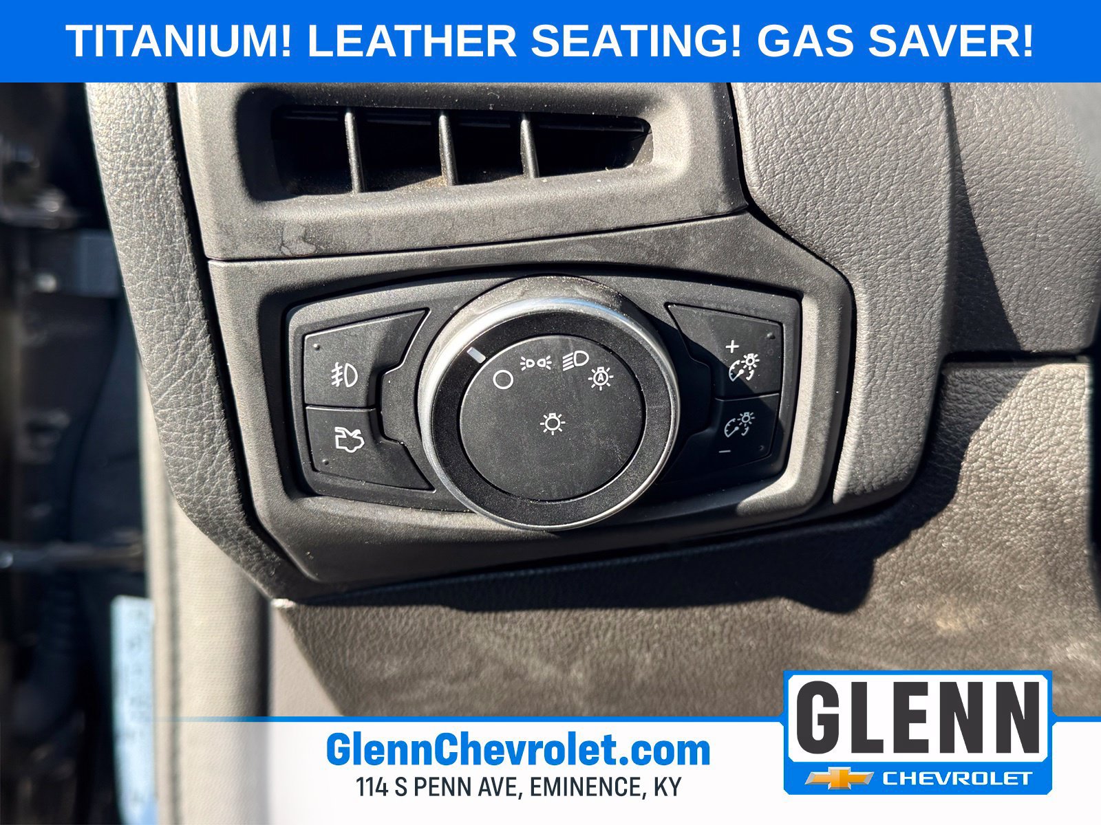 Used 2016 Ford Focus Titanium FWD image 16