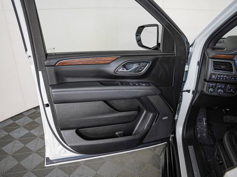 Used 2023 Chevrolet Tahoe High Country w/ Advanced Technology Package image 21