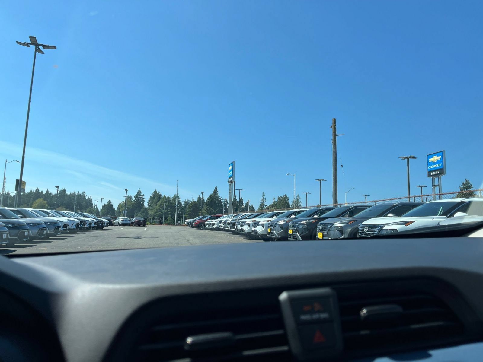 Used 2025 Nissan Versa SV FWD image 16