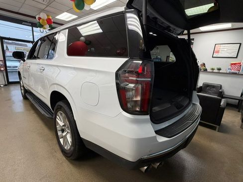 Used 2023 Chevrolet Suburban Premier image 27
