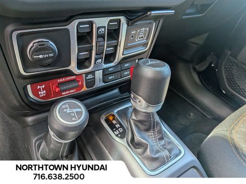 Used 2026 Jeep Gladiator Mojave AWD/4WD image 14