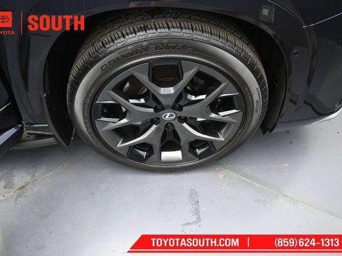 Used 2026 Lexus TX 500h AWD w/ Technology Package image 40