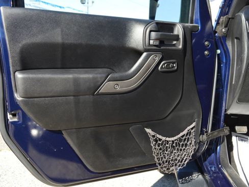 Used 2013 Jeep Wrangler Unlimited Sport image 26