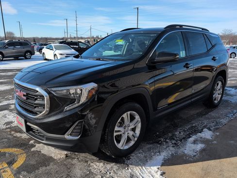 Used 2018 GMC Terrain SLE w/ Driver Convenience Package image 4