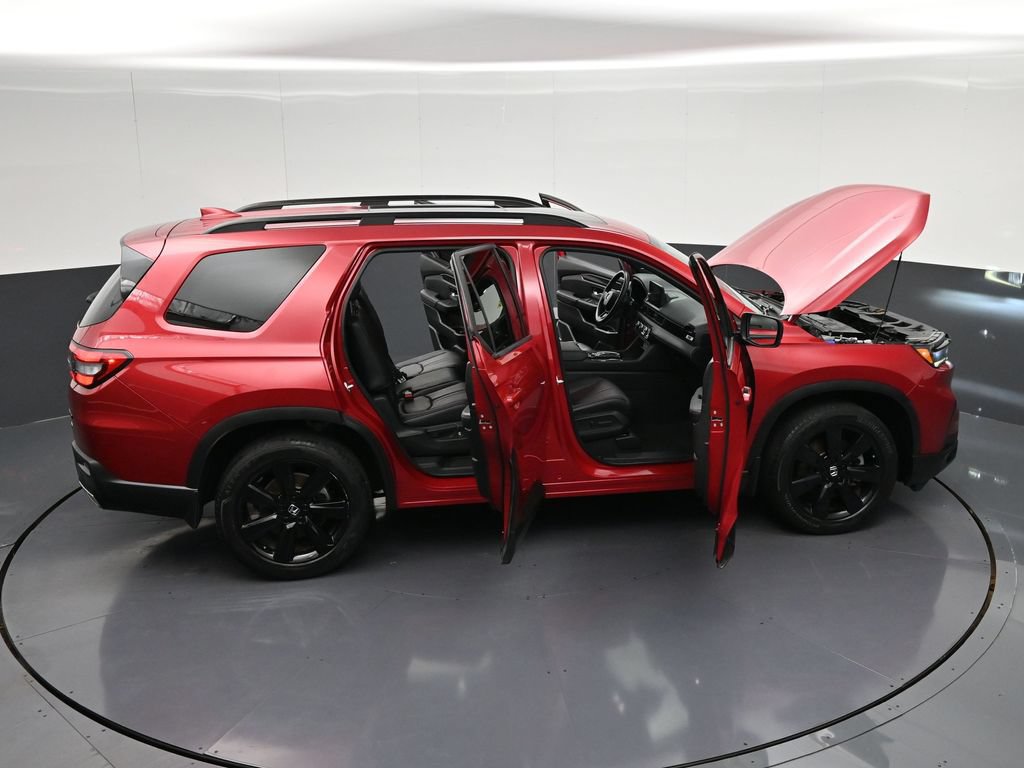Used 2025 Honda Pilot Black Edition image 40