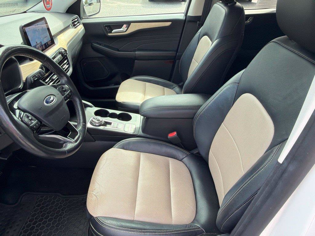 Used 2022 Ford Escape Titanium w/ Titanium Elite Package AWD/4WD image 10