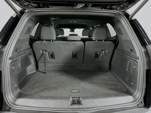 Used 2025 GMC Acadia Elevation image 26