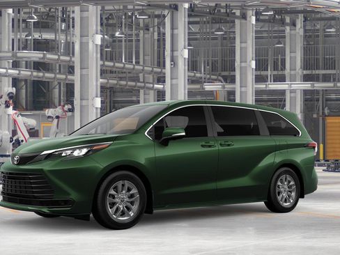 New 2026 Toyota Sienna LE FWD image 4