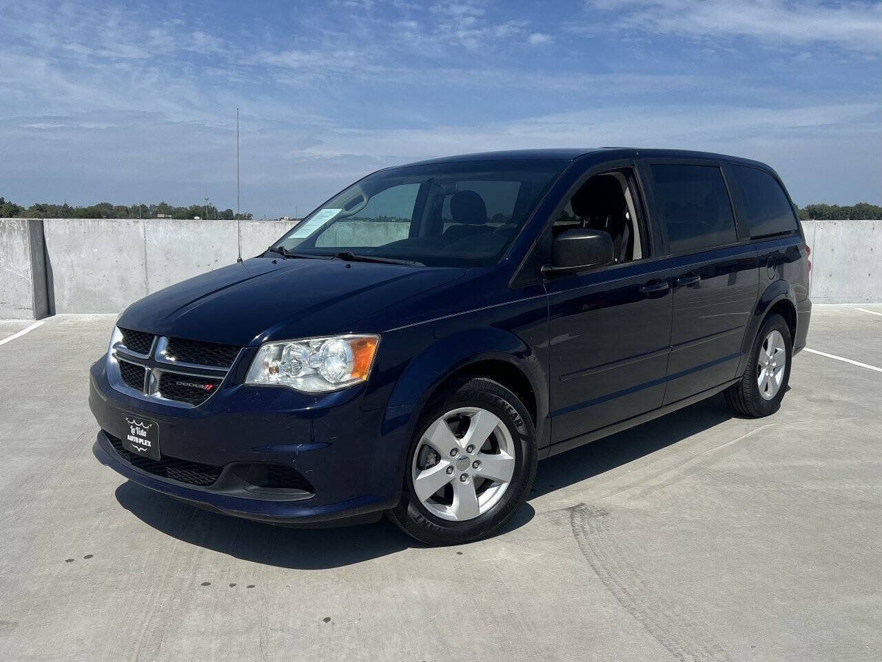 Used 2013 Dodge Grand Caravan SE FWD image 2