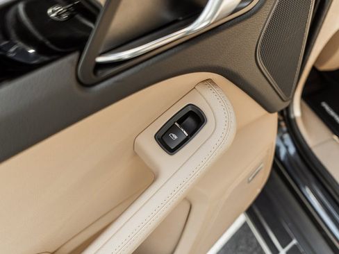 Used 2022 Porsche Macan image 33