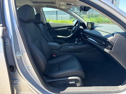 Used 2025 Honda Accord Touring image 10