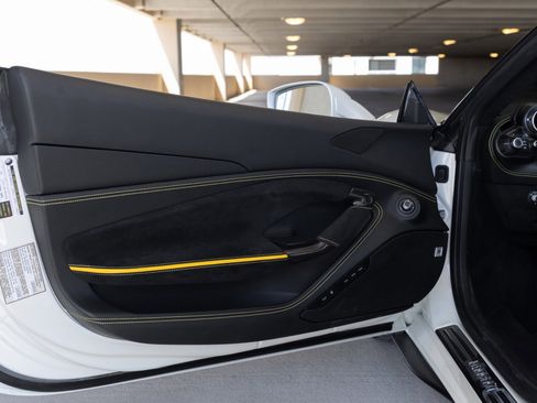 Used 2023 Ferrari F8 Tributo RWD image 39