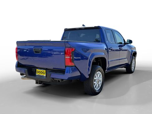 Used 2025 Toyota Tacoma SR5 image 5