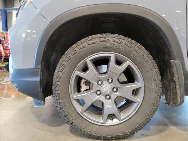 Used 2025 Honda Passport TrailSport image 11