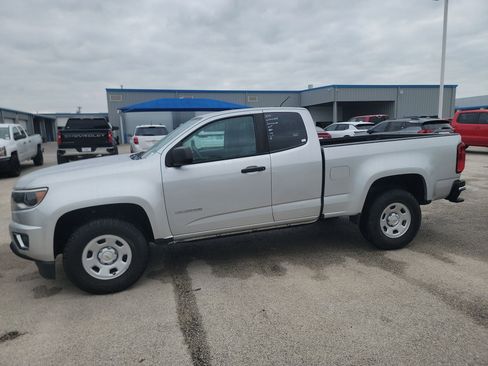 Used 2020 Chevrolet Colorado W/T RWD image 4