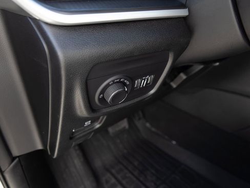 Used 2023 Jeep Grand Cherokee L Altitude AWD/4WD image 13