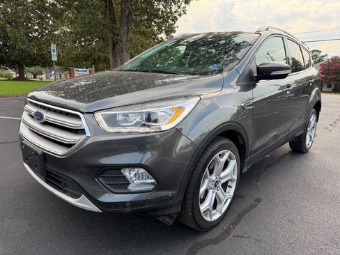Used 2019 Ford Escape Titanium AWD/4WD image 2